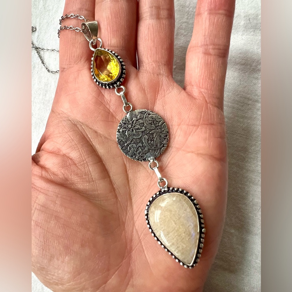 925 Long Cleavage PEACH MOONSTONE Pendant Necklace